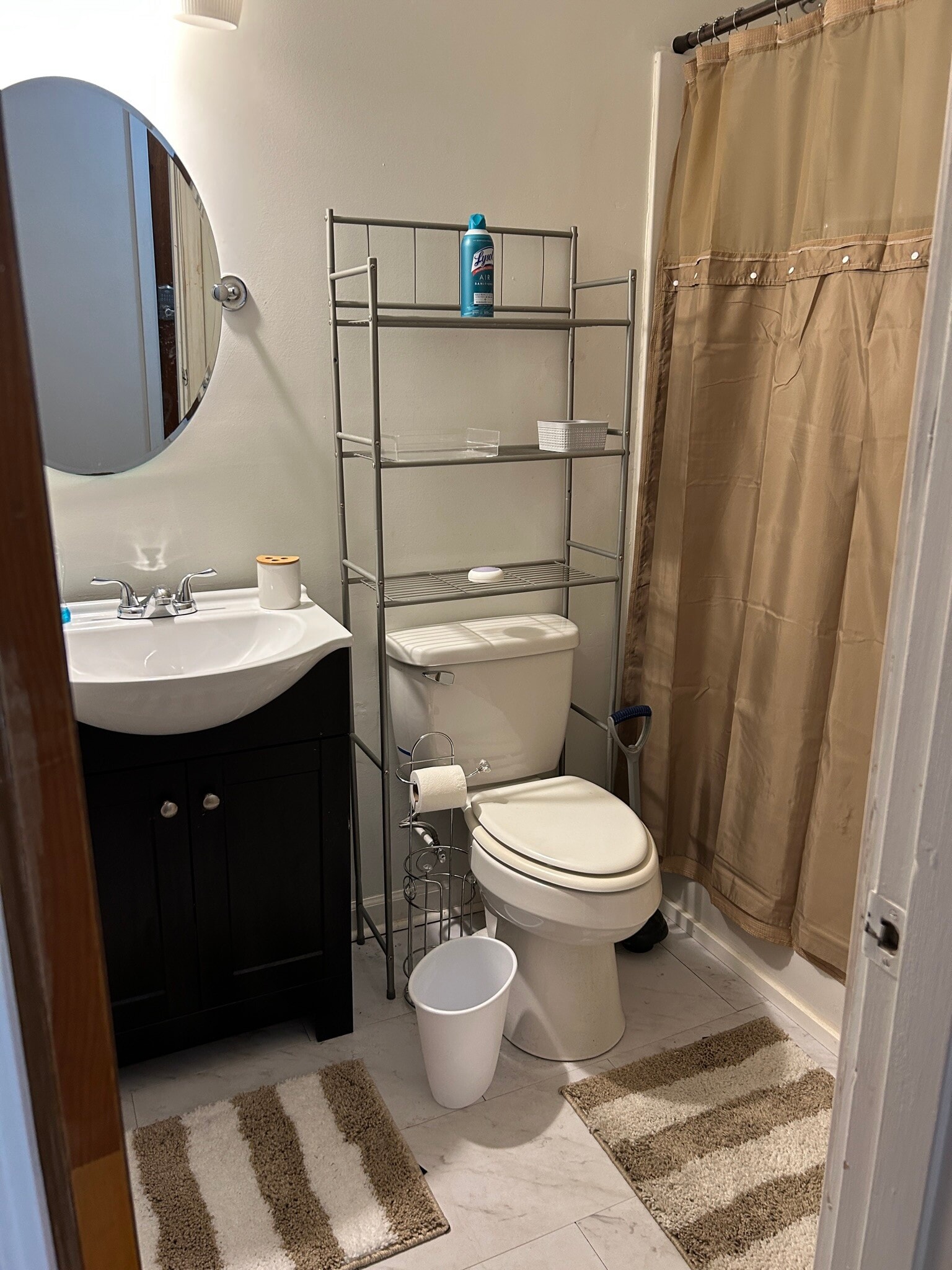 Hallway Bathroom - 5318 Lowery Ct