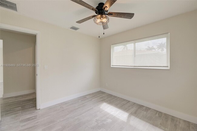 Building Photo - 610 N 31st Ct