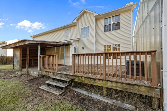 Building Photo - 200 Bridlewood Dr