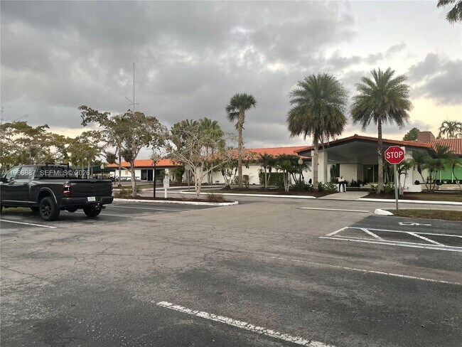 Building Photo - 16571 Blatt Blvd