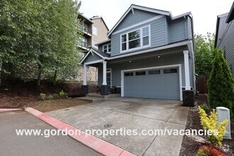 Building Photo - SE Golden Eagle Ln - 4 bedroom home in Hap...