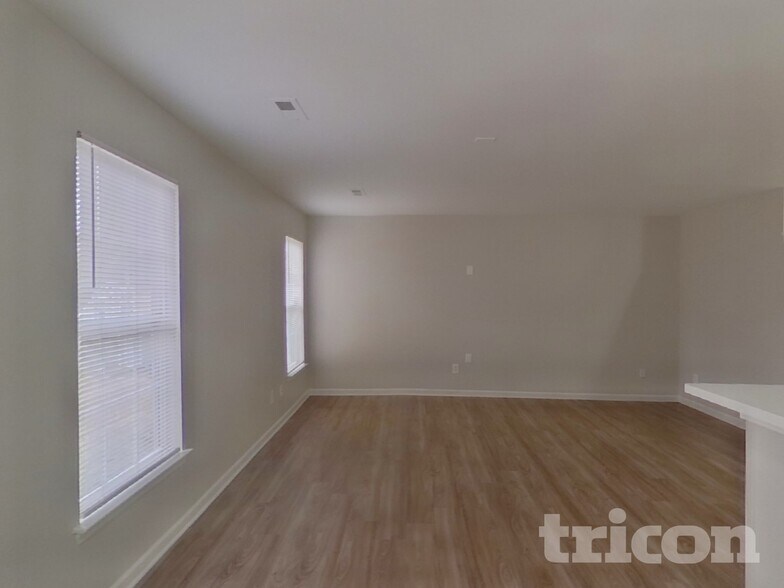 Building Photo - 3323 Mazen Ct