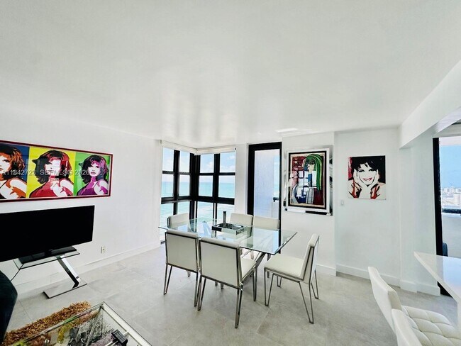 Building Photo - 2555 Collins Ave