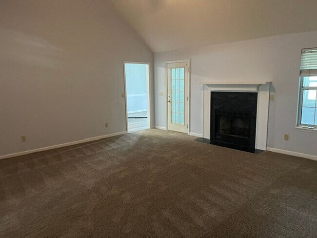Building Photo - 121 Timber Ridge Dr