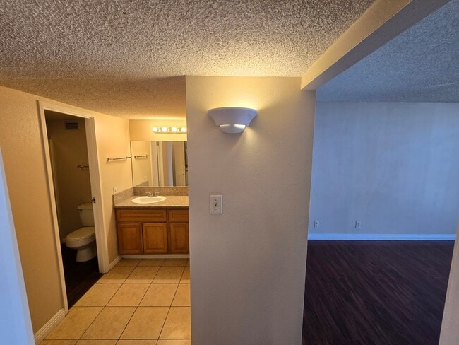 Building Photo - 2 Bedroom Condo at the Wimbledon Tennis Club Community