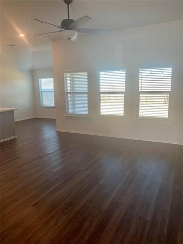Building Photo - 300 Saguaro Dr