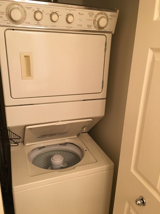 Building Photo - 2912 Signature Blvd