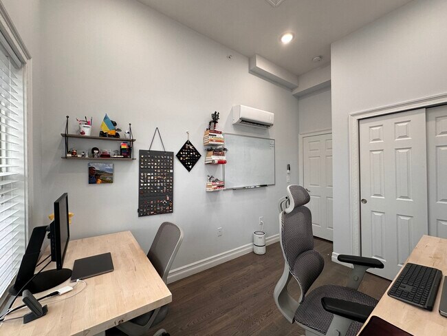 Building Photo - 37 Spruce St