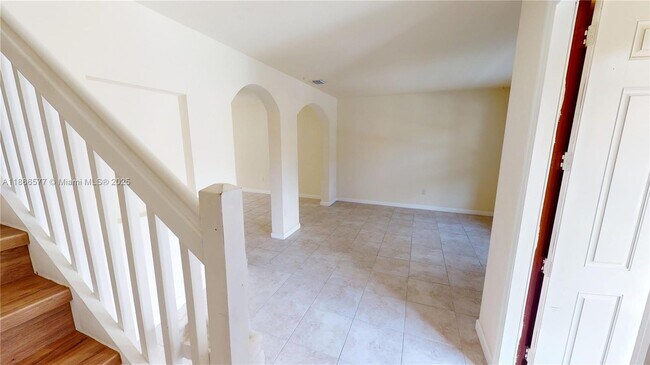 Building Photo - 9391 SW 171st Ave