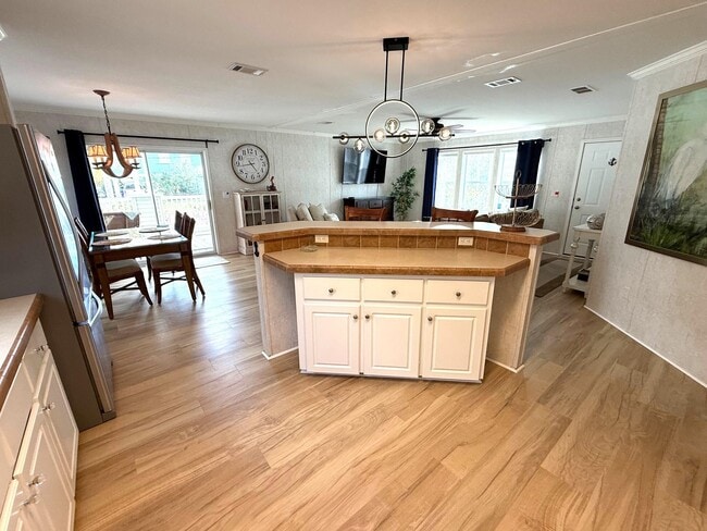 Building Photo - 292 Majorca Rd