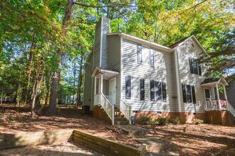Building Photo - 2 bed, 1.5 bath Duplex in American Village Minutes to Duke University!