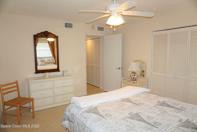 Building Photo - 1555 N Hwy A1A