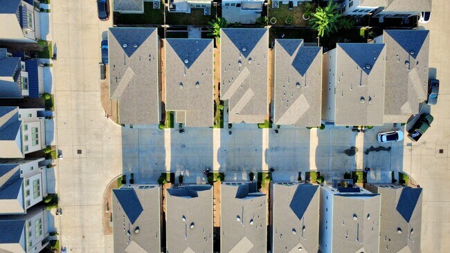 Building Photo - 3116 Dakota Falls Dr