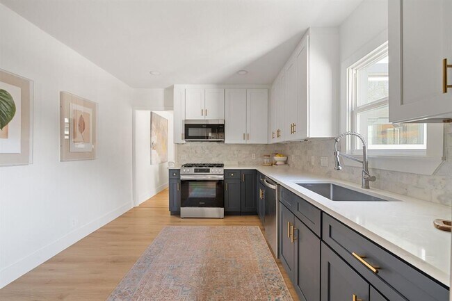 Building Photo - 21 Margranita Crescent