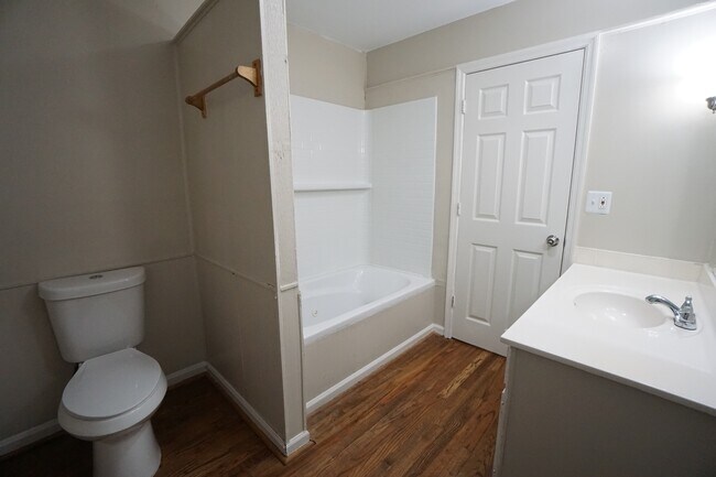 Building Photo - 1194 Birmingham St