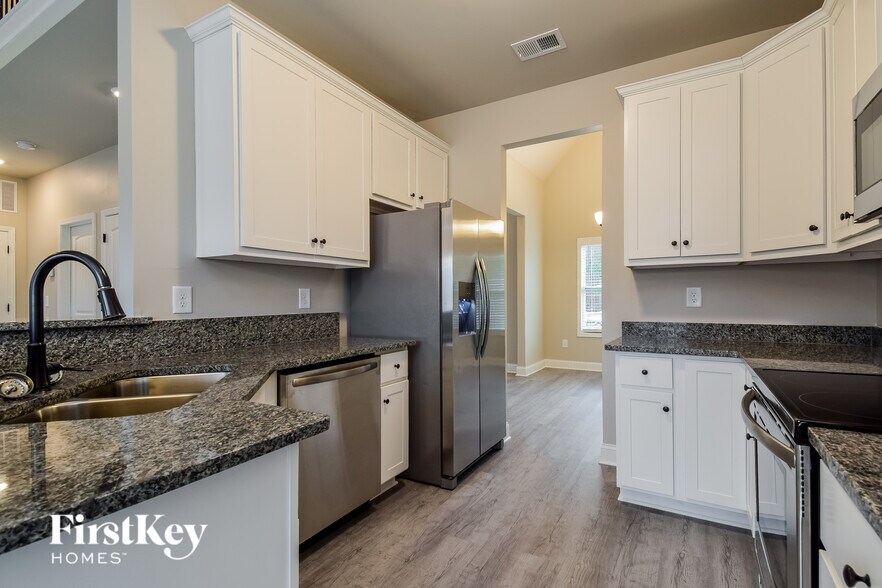 Building Photo - 341 Cranbrooke Dr