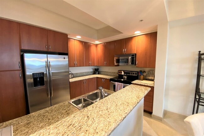 Building Photo - 801 S Olive Ave