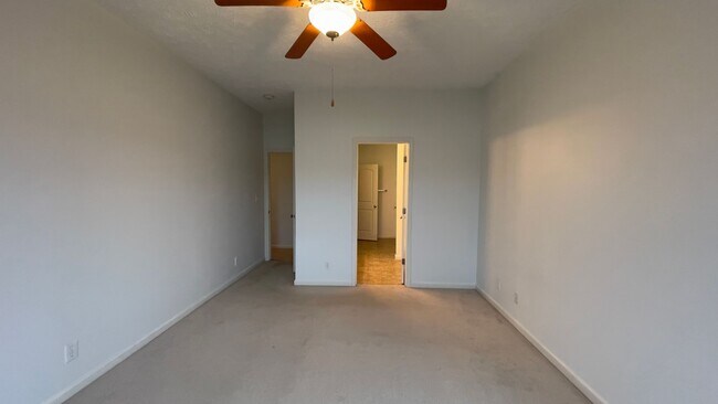 Building Photo - 3232 Huxley Dr