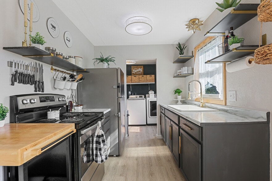 Building Photo - 2120 Rena Pl