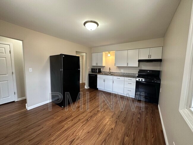 Building Photo - 3308 Brown St