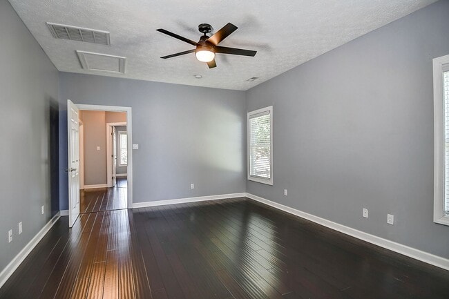 Building Photo - Tastefully Renovated Ranch in Hickory on q...