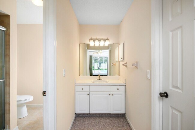 Building Photo - Englewood Annual Pool Home for Rent