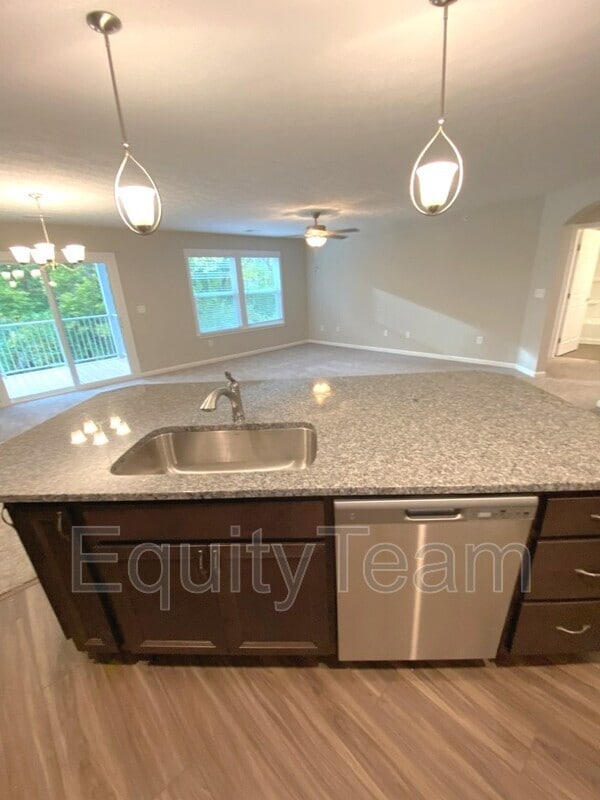 Building Photo - 4329 Value Spgs