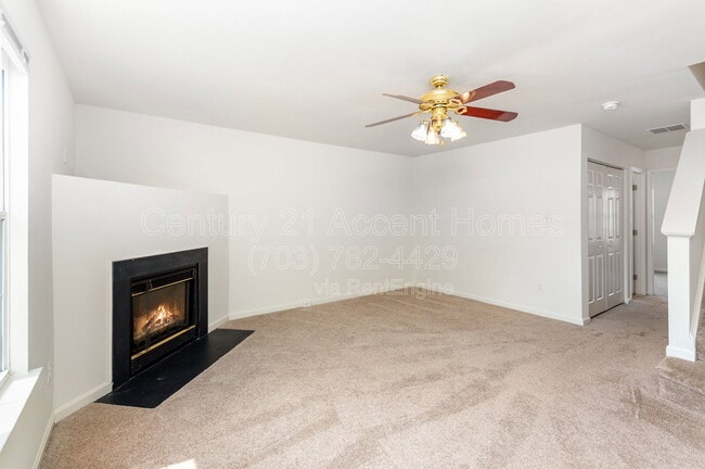 Building Photo - 45425 Clarkes Crossing Square