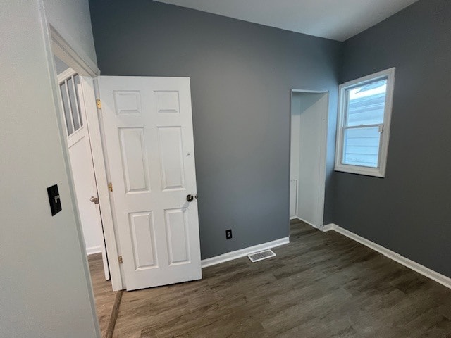 Building Photo - 934 W Garfield Ave