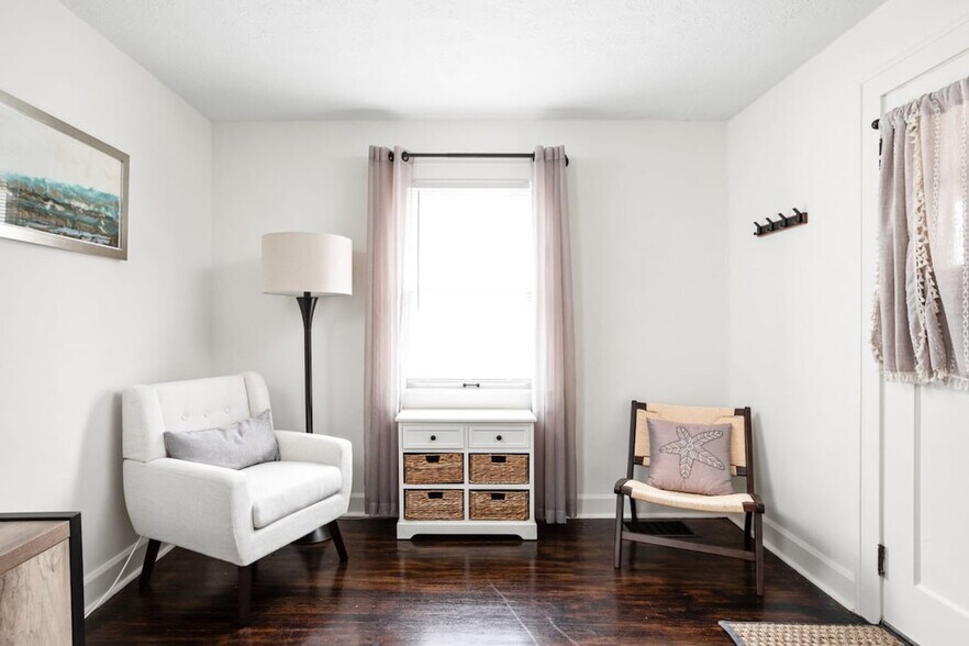 Building Photo - 6115 Ralston Ave