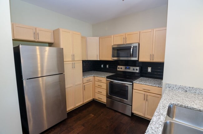 Building Photo - Chic East Nashville Two Bedroom Loft