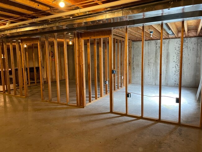Building Photo - 3920 Reynolds Ave