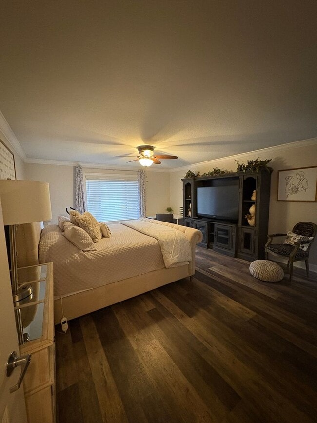 Building Photo - Gorgeous Furnished Country Club Rental