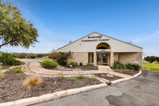 Building Photo - 21825 Briarcliff Dr