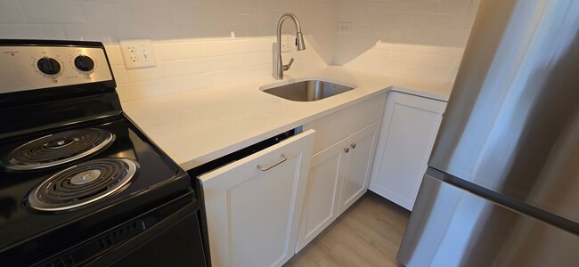 Building Photo - Everything is new! Harvard Sq! Walk to T! ...