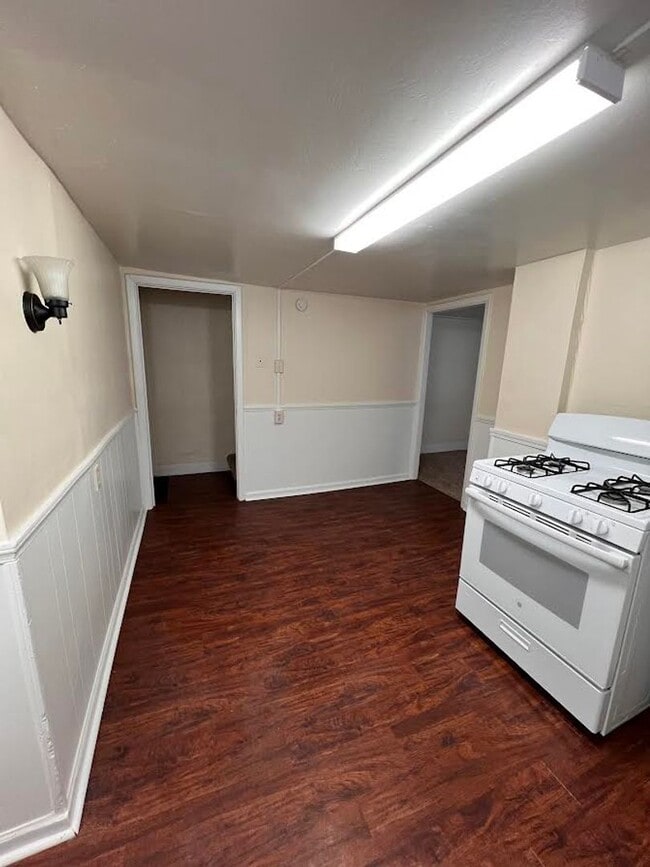 Building Photo - 22 Stambaugh St