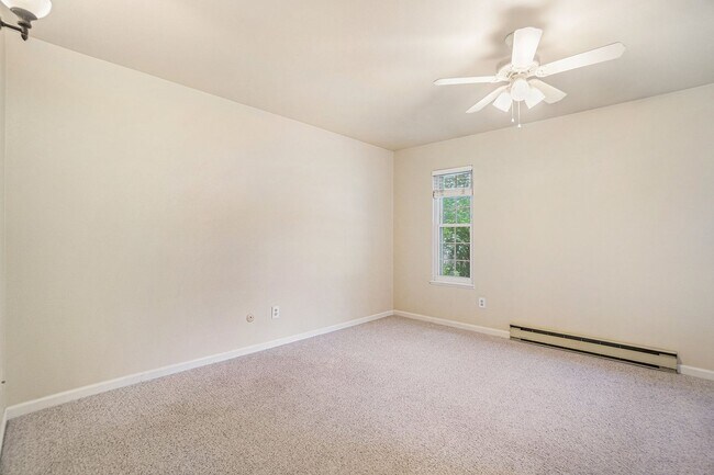 Building Photo - 1339 Village Park Ct