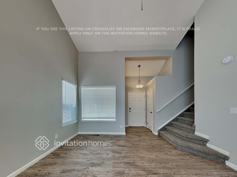 Building Photo - 8151 Meadowcrest Dr