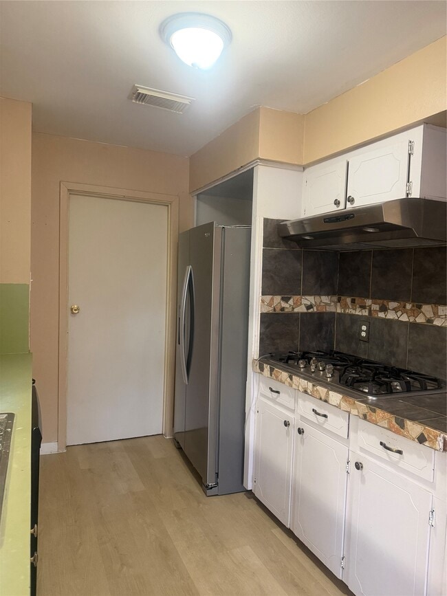 Building Photo - 10831 Overlea Dr