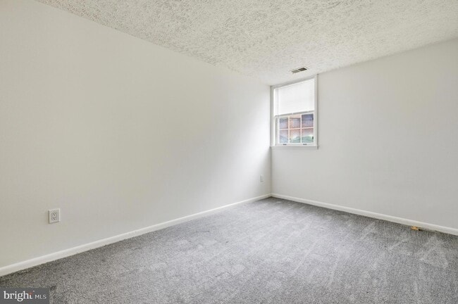 Building Photo - 2211 Woodbox Lane Unit A