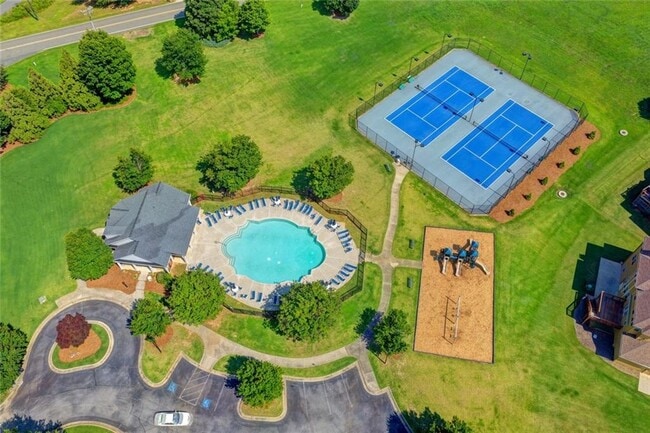 Building Photo - 9135 Fox Trail Ln