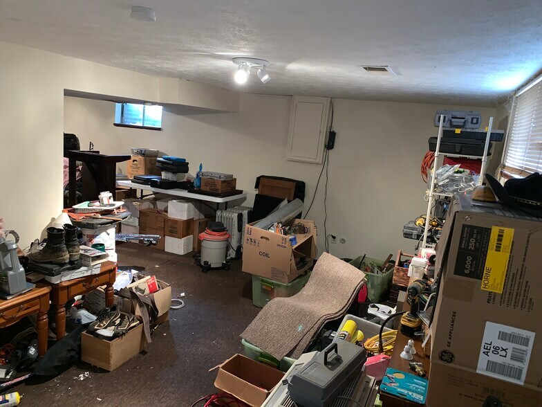 Building Photo - 4304 Royalview Dr