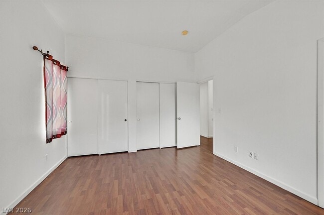 Building Photo - 1199 Sunfire Ave