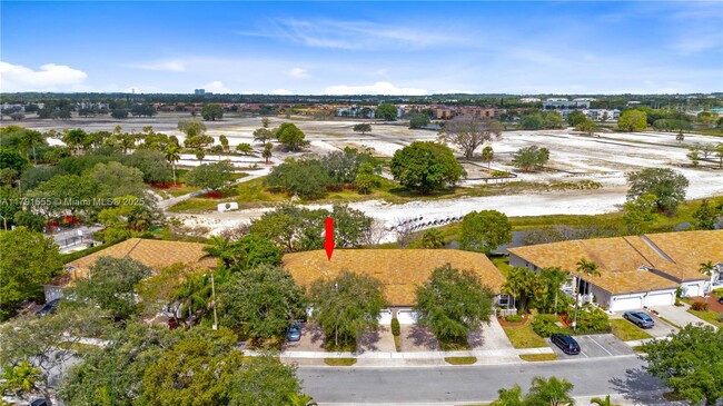 Building Photo - 2561 E Aragon Blvd