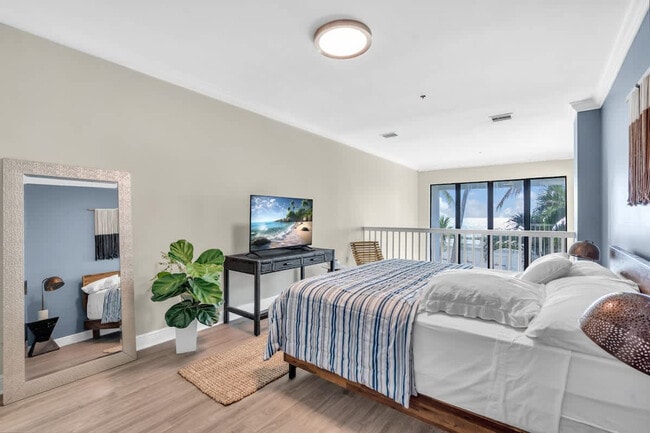 Building Photo - 6345 Collins Ave