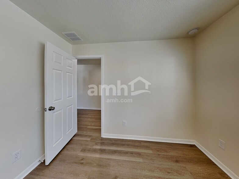 Building Photo - 15601 Sarcee Ct