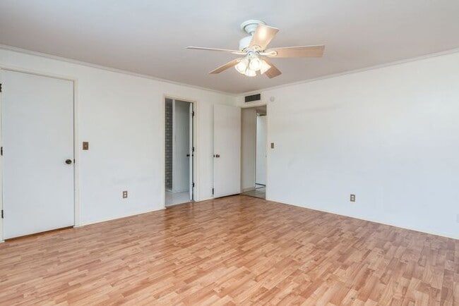 Building Photo - Spacious Tucson Rental Home with Pool & Mo...