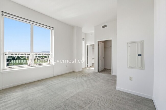 Building Photo - 1-Bed/1-Bath Condo with Pool, Spa, and Fitness Center!/Available Now!