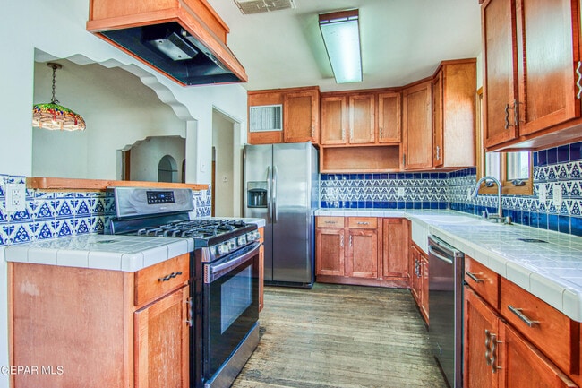Building Photo - 801 McKelligon Dr