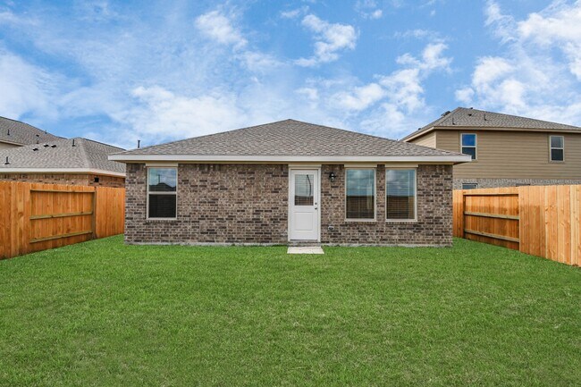 Building Photo - 1611 Windrose Bnd